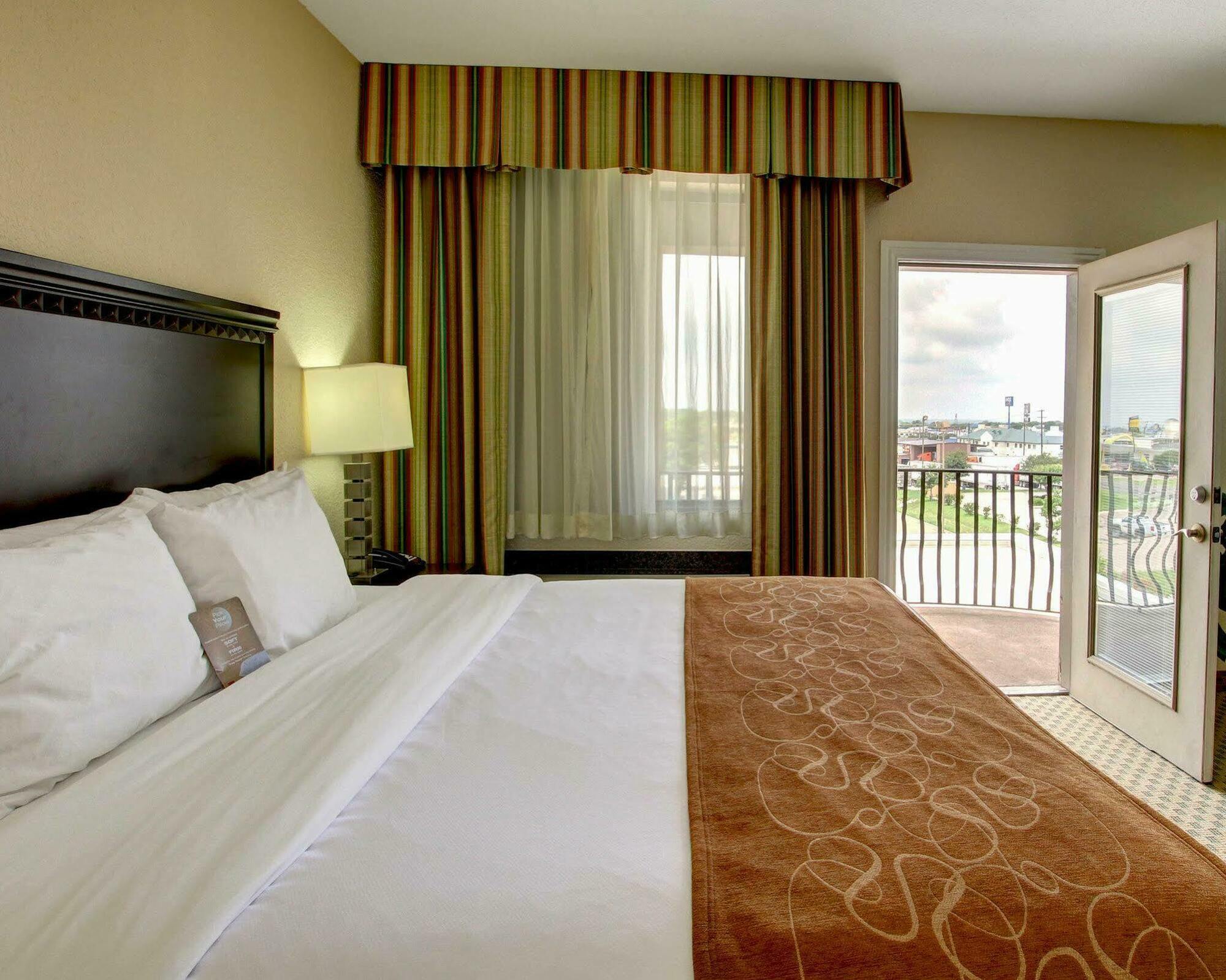 Fairfield By Marriott Inn & Suites Hillsboro Exterior photo